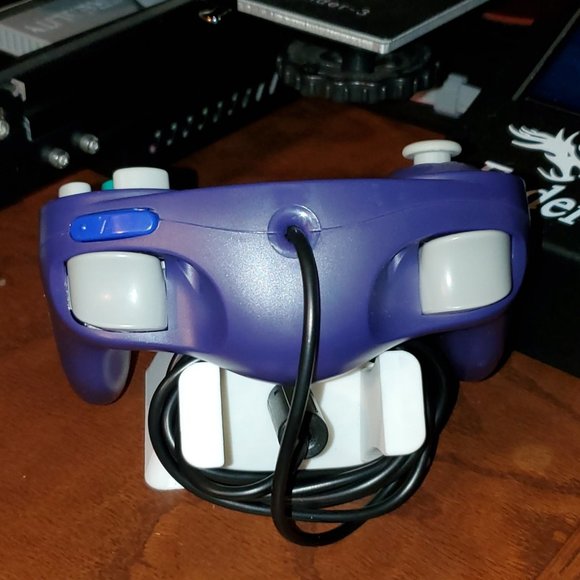 Nintendo GameCube Controller Stand with Engraved Logo 12 Colors - Picture 7 of 14